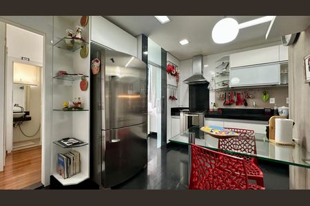 Apartamento à venda com 145m², 4 quartos e 2 vagasCozinha 