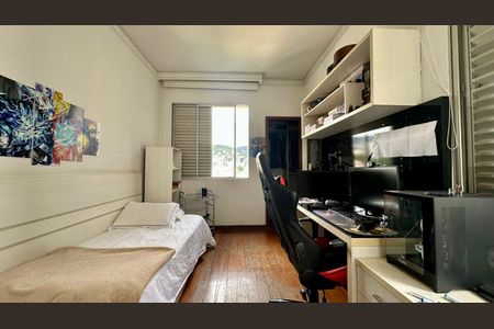 Apartamento à venda com 145m², 4 quartos e 2 vagasQuarto 