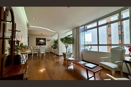 Apartamento à venda com 145m², 4 quartos e 2 vagasSala 