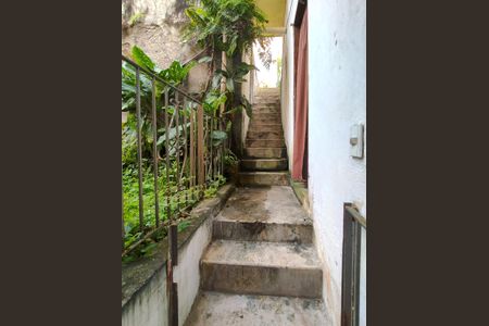 Casa para alugar com 280m², 4 quartos e 1 vagaEscada