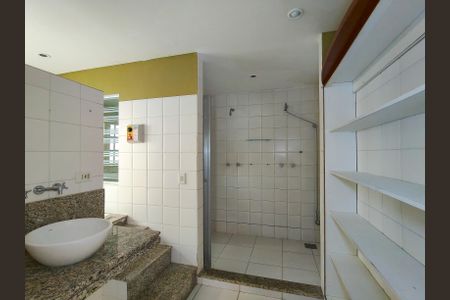 Casa para alugar com 280m², 4 quartos e 1 vagaBanheiro da Suíte