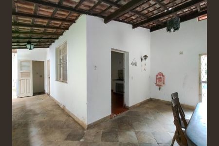 Casa para alugar com 280m², 4 quartos e 1 vagaQuintal