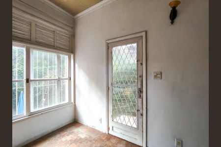 Casa para alugar com 280m², 4 quartos e 1 vagaEntrada