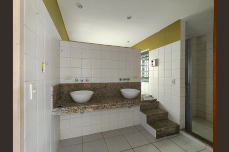 Casa para alugar com 280m², 4 quartos e 1 vagaBanheiro da Suíte