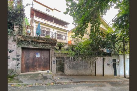 Casa para alugar com 280m², 4 quartos e 1 vagaFachada