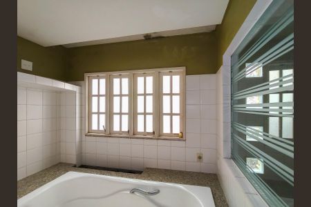 Casa para alugar com 280m², 4 quartos e 1 vagaBanheiro da Suíte