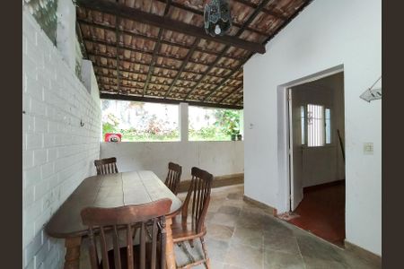 Casa para alugar com 280m², 4 quartos e 1 vagaQuintal