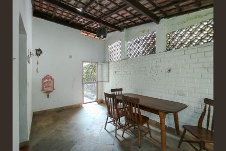 Casa para alugar com 280m², 4 quartos e 1 vagaQuintal