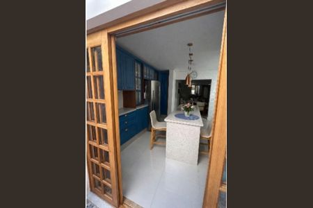Foto 01 de casa à venda com 2 quartos, 155m² em Vila Cordeiro, São Paulo