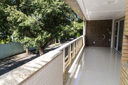 Apartamento à venda com 200m², 4 quartos e 3 vagasVaranda
