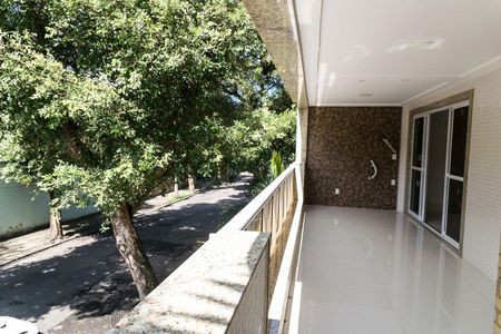Apartamento à venda com 200m², 4 quartos e 3 vagasVaranda