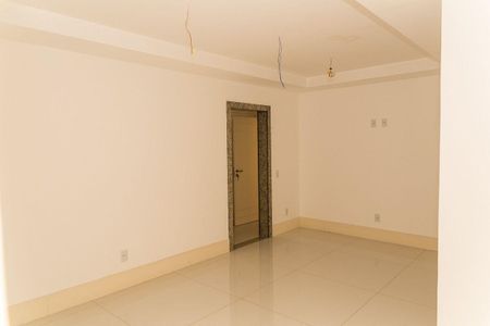 Apartamento à venda com 200m², 4 quartos e 3 vagasSuíte 2