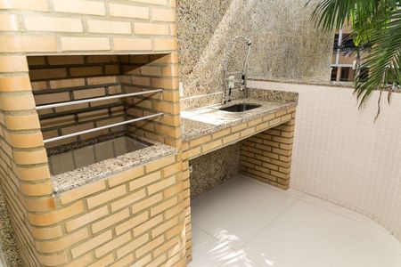 Apartamento à venda com 200m², 4 quartos e 3 vagasVaranda