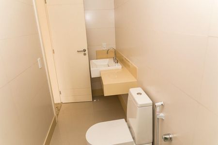 Apartamento à venda com 200m², 4 quartos e 3 vagasBanheiro da Suíte 1