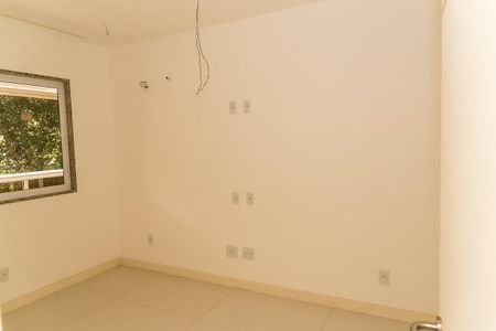Apartamento à venda com 200m², 4 quartos e 3 vagasQuarto 2