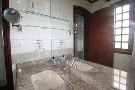 Casa à venda com 207m², 2 quartos e 3 vagasQuarto 1 - Banheiro