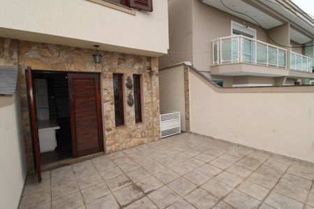 Casa à venda com 207m², 2 quartos e 3 vagasSala - Quintal