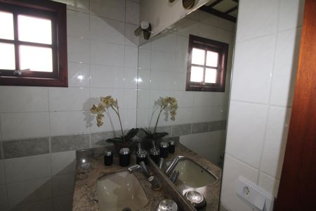 Casa à venda com 207m², 2 quartos e 3 vagasQuarto 2 - Banheiro