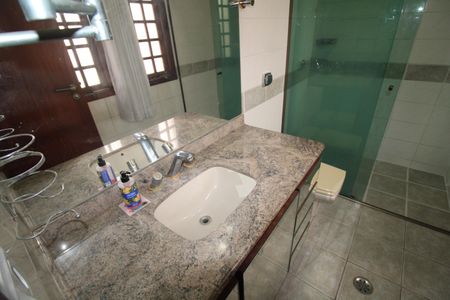 Casa à venda com 207m², 2 quartos e 3 vagasQuarto 1 - Banheiro