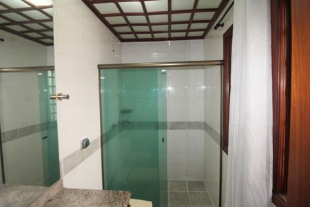 Casa à venda com 207m², 2 quartos e 3 vagasQuarto 1 - Banheiro