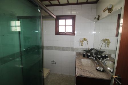 Casa à venda com 207m², 2 quartos e 3 vagasQuarto 2 - Banheiro