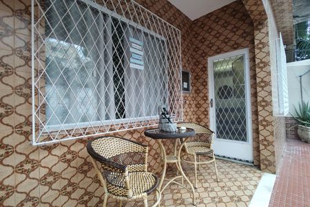 Casa de condomínio à venda com 200m², 3 quartos e 3 vagasVaranda