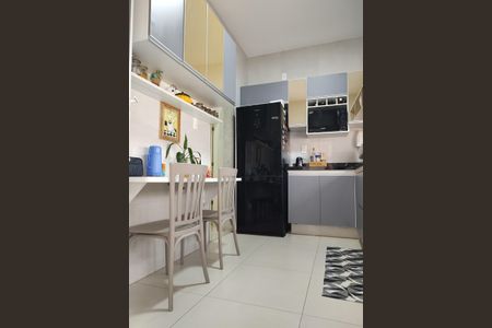 Casa de condomínio à venda com 200m², 3 quartos e 3 vagasCozinha - Armários