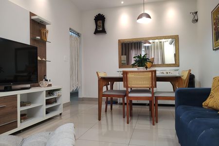 Casa de condomínio à venda com 200m², 3 quartos e 3 vagasSala