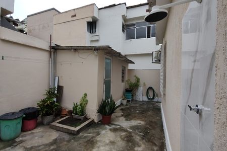 Casa de condomínio à venda com 200m², 3 quartos e 3 vagasQuintal