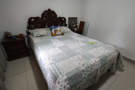 Casa de condomínio à venda com 200m², 3 quartos e 3 vagasQuarto 1