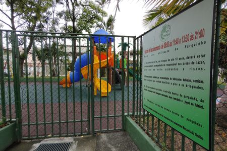 Casa de condomínio à venda com 200m², 3 quartos e 3 vagasÁrea comum - Playground