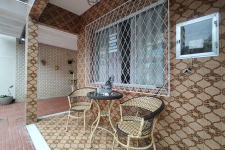 Casa de condomínio à venda com 200m², 3 quartos e 3 vagasVaranda