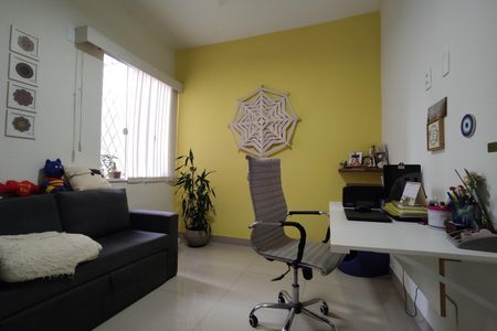 Casa de condomínio à venda com 200m², 3 quartos e 3 vagasQuarto 2