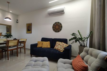 Casa de condomínio à venda com 200m², 3 quartos e 3 vagasSala