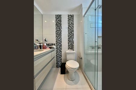 Apartamento à venda com 87m², 2 quartos e 2 vagasBanheiro da Suíte