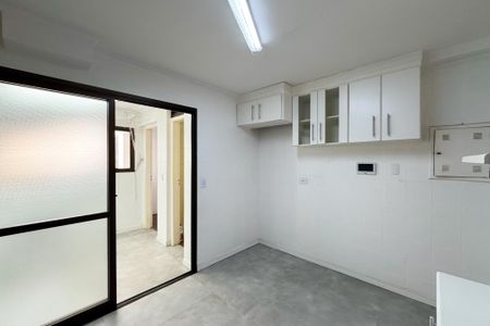 Apartamento à venda com 140m², 3 quartos e 2 vagasCozinha 