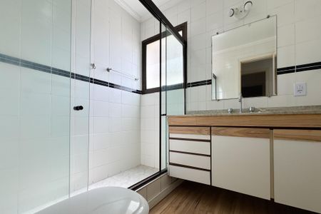 Apartamento à venda com 140m², 3 quartos e 2 vagasBanheiro - Suíte