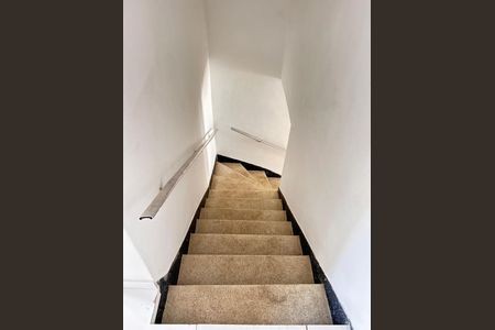 Casa à venda com 70m², 3 quartos e 1 vagaEscada