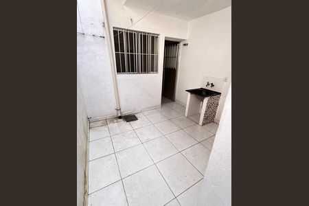 Casa à venda com 70m², 3 quartos e 1 vagaÁrea de serviço