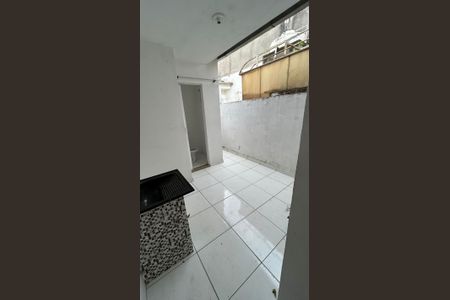 Casa à venda com 70m², 3 quartos e 1 vagaÁrea de serviço