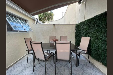 Casa à venda com 141m², 3 quartos e 2 vagasQuintal