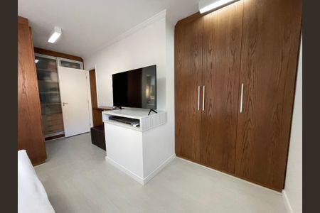 Casa à venda com 141m², 3 quartos e 2 vagasSuíte