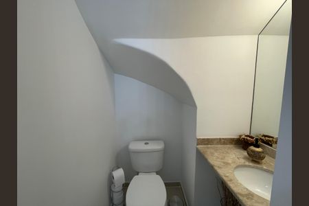 Casa à venda com 141m², 3 quartos e 2 vagasLavabo