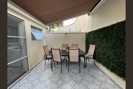 Casa à venda com 141m², 3 quartos e 2 vagasQuintal