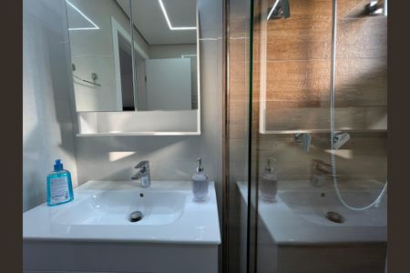 Casa à venda com 141m², 3 quartos e 2 vagasBanheiro da Suíte