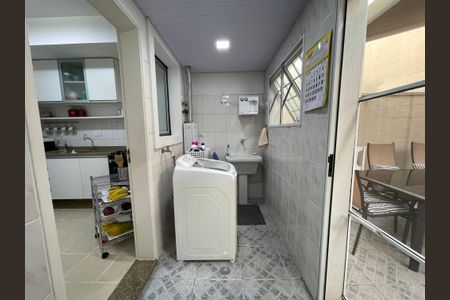 Casa à venda com 141m², 3 quartos e 2 vagasÁrea de Serviço