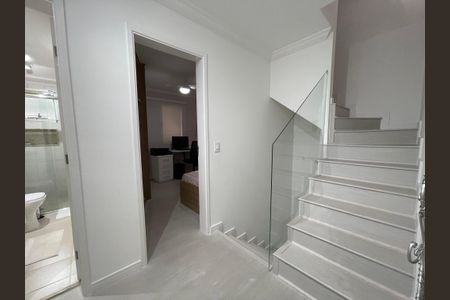 Casa à venda com 141m², 3 quartos e 2 vagasEscada