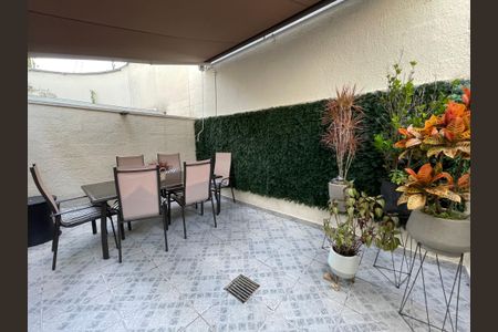 Casa à venda com 141m², 3 quartos e 2 vagasQuintal
