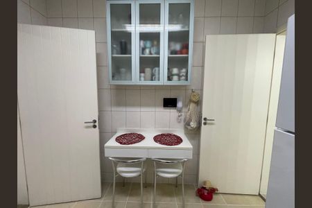 Casa à venda com 141m², 3 quartos e 2 vagasCozinha