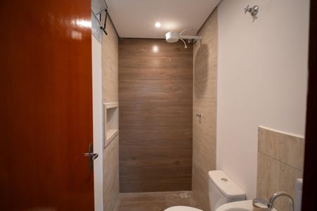 Banheiro de kitnet/studio para alugar com 1 quarto, 40m² em Vila Butantã, São Paulo